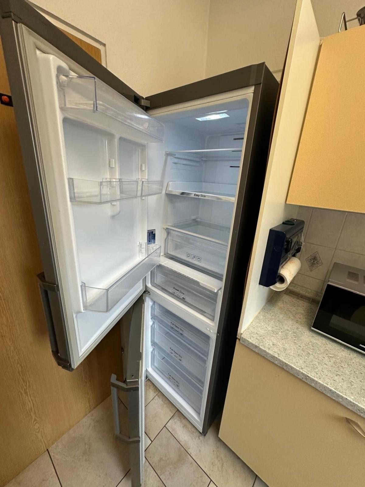 City Center - 4 Room Apartment With Kitchen And 2 Bathrooms Nuremberg Exterior photo